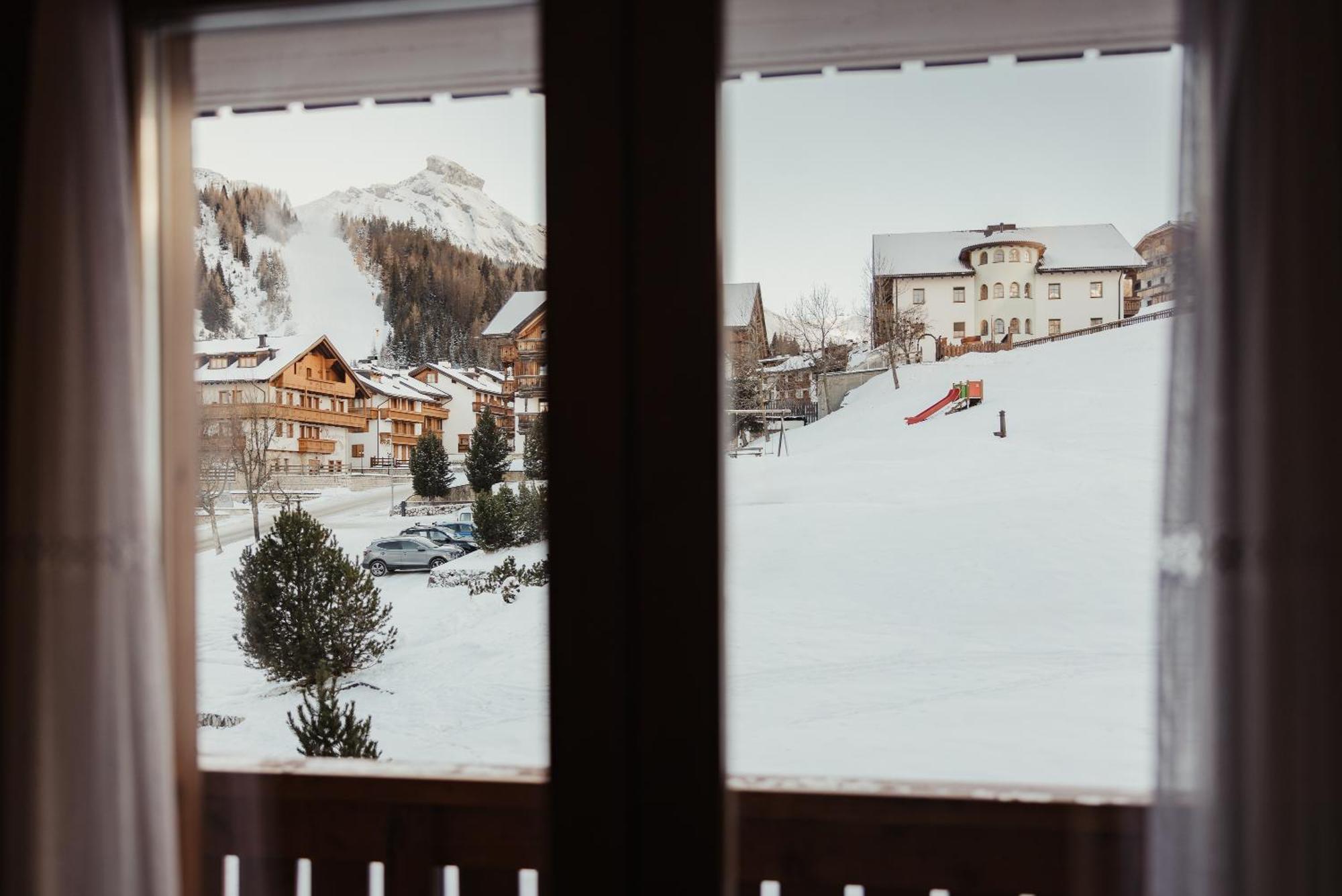 Hotel Alpenrose Arabba Exteriör bild